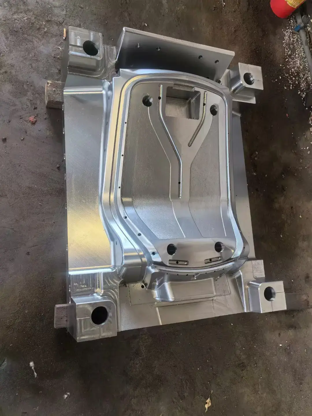 Injection mold